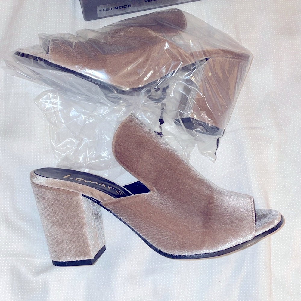 Nwt Lemare Noce Velvet Heels Mules Size 7-7.5